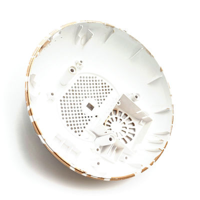 Moulage par injection de couverture en plastique