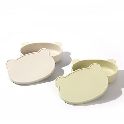 plat supplémentaire de nourriture de cuvette de bébé du silicone 50K avec la cuvette résistante de l'automne des enfants de bande dessinée d'ours de couvercle