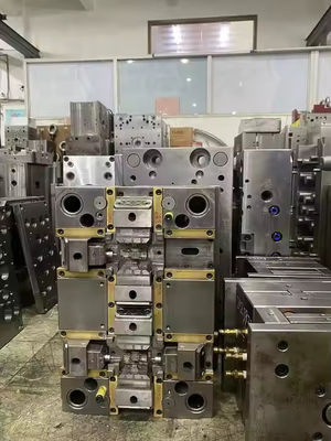 Service de moulage par injection en plastique ABS