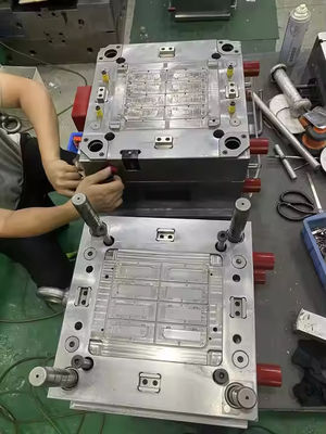 Service de moulage par injection en plastique ABS